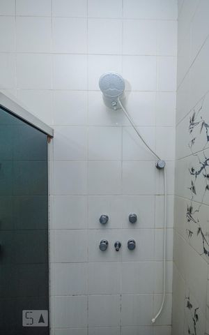 Casa à venda com 229m², 3 quartos e 4 vagasBanheiro Social