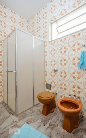 Casa à venda com 229m², 3 quartos e 4 vagasBanheiro da Suíte