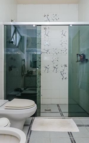 Casa à venda com 229m², 3 quartos e 4 vagasBanheiro Social