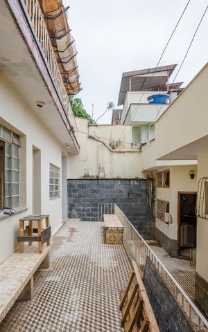 Casa à venda com 229m², 3 quartos e 4 vagasÁrea Externa