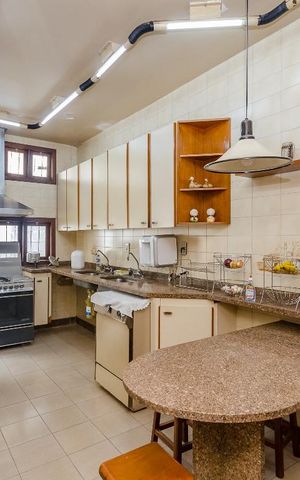 Casa à venda com 229m², 3 quartos e 4 vagasCozinha