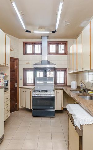 Casa à venda com 229m², 3 quartos e 4 vagasCozinha