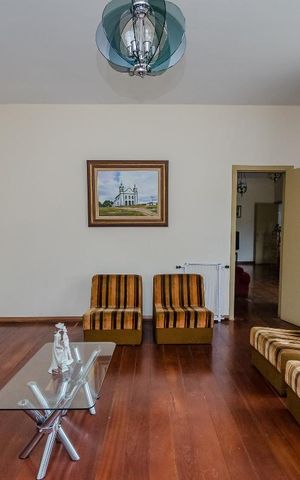 Casa à venda com 229m², 3 quartos e 4 vagasSala 1
