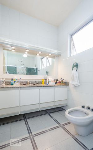 Casa à venda com 229m², 3 quartos e 4 vagasBanheiro Social