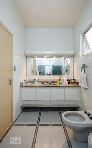 Casa à venda com 229m², 3 quartos e 4 vagasBanheiro Social