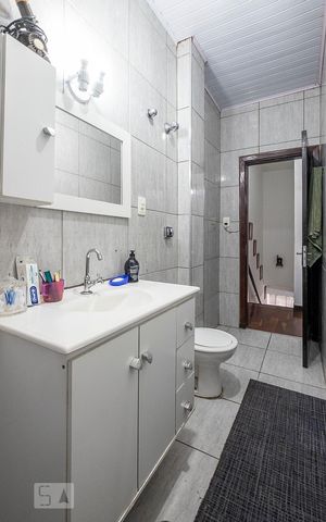 Casa à venda com 183m², 4 quartos e 2 vagas Casa à venda com 183m², 4 quartos e 2 vagasBanheiro Social