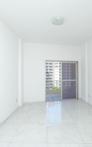 Apartamento à venda com 77m², 2 quartos e 1 vagaSala