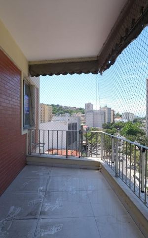Apartamento à venda com 77m², 2 quartos e 1 vagaVaranda