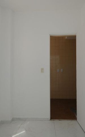 Apartamento à venda com 77m², 2 quartos e 1 vagaÁrea de Serviço