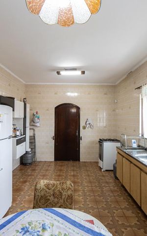Casa para alugar com 300m², 3 quartos e 6 vagas Casa para alugar com 300m², 3 quartos e 6 vagasCozinha