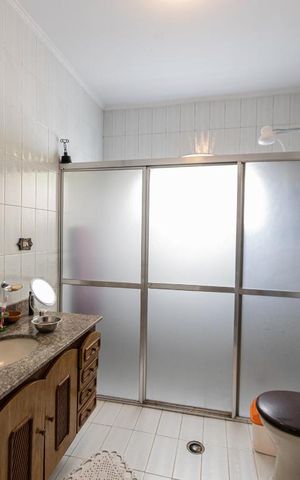 Casa para alugar com 300m², 3 quartos e 6 vagas Casa para alugar com 300m², 3 quartos e 6 vagasBanheiro Social