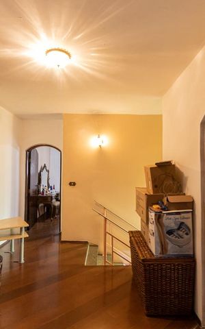 Casa para alugar com 300m², 3 quartos e 6 vagas Casa para alugar com 300m², 3 quartos e 6 vagasHall Quartos