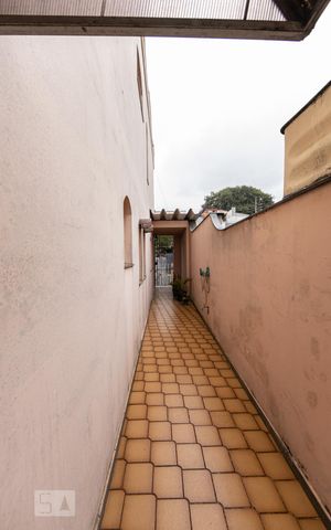 Casa para alugar com 300m², 3 quartos e 6 vagas Casa para alugar com 300m², 3 quartos e 6 vagasÁrea Externa