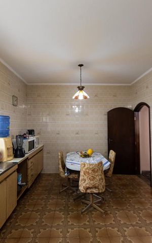 Casa para alugar com 300m², 3 quartos e 6 vagas Casa para alugar com 300m², 3 quartos e 6 vagasCozinha