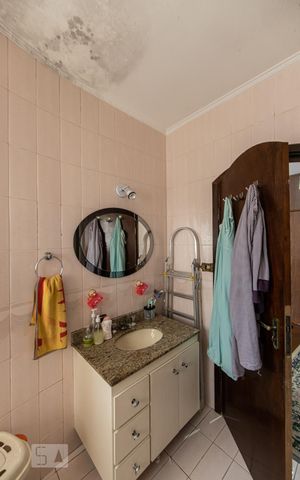 Casa para alugar com 300m², 3 quartos e 6 vagas Casa para alugar com 300m², 3 quartos e 6 vagasBanheiro Suite