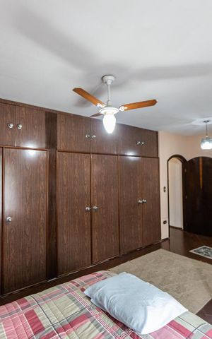 Casa para alugar com 300m², 3 quartos e 6 vagas Casa para alugar com 300m², 3 quartos e 6 vagasSuite