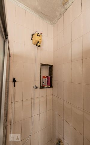 Casa para alugar com 300m², 3 quartos e 6 vagas Casa para alugar com 300m², 3 quartos e 6 vagasBanheiro Suite