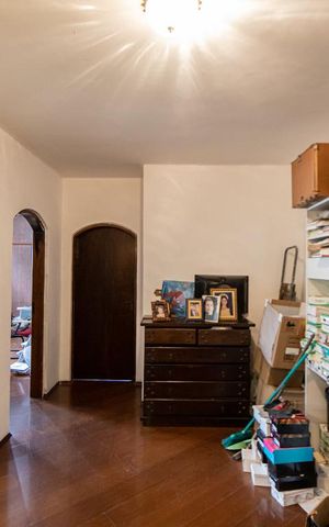 Casa para alugar com 300m², 3 quartos e 6 vagas Casa para alugar com 300m², 3 quartos e 6 vagasHall Quartos