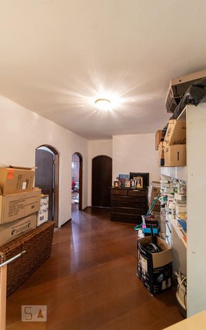 Casa para alugar com 300m², 3 quartos e 6 vagas Casa para alugar com 300m², 3 quartos e 6 vagasHall Quartos