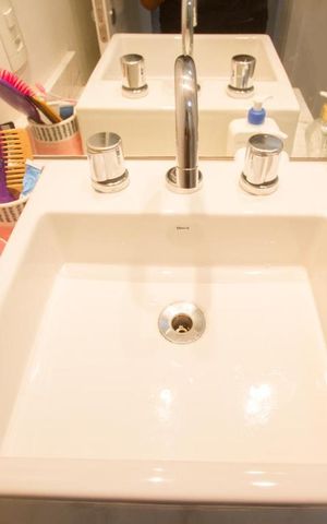 Apartamento à venda com 65m², 2 quartos e 1 vagaDetalhe Banheiro