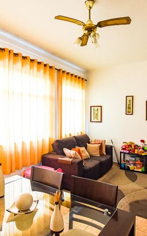 Casa à venda com 280m², 6 quartos e 1 vaga Casa à venda com 280m², 6 quartos e 1 vagaEdícula