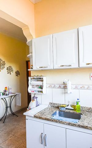 Casa à venda com 280m², 6 quartos e 1 vaga Casa à venda com 280m², 6 quartos e 1 vagaEdícula