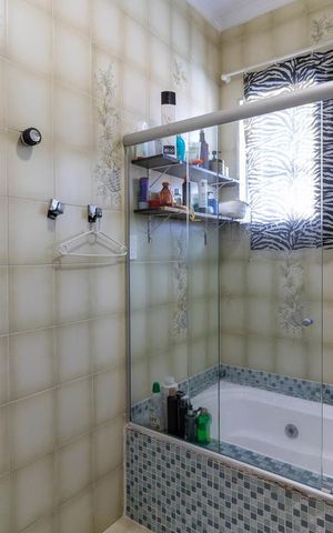 Casa à venda com 280m², 3 quartos e 2 vagas Casa à venda com 280m², 3 quartos e 2 vagasBanheiro da Suíte