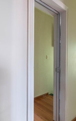 Casa à venda com 280m², 3 quartos e 2 vagas Casa à venda com 280m², 3 quartos e 2 vagasCorredor