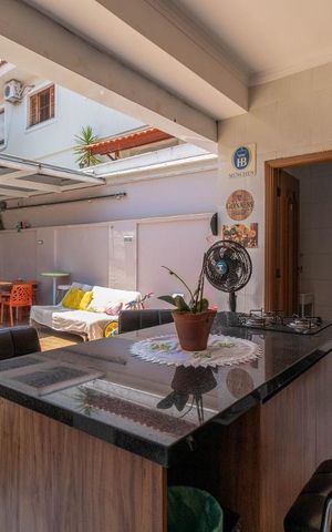Casa à venda com 280m², 3 quartos e 2 vagas Casa à venda com 280m², 3 quartos e 2 vagasChurrasqueira