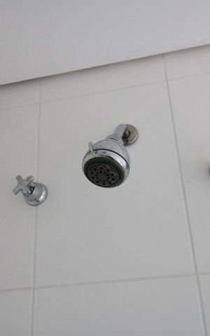 Apartamento para alugar com 86m², 2 quartos e 1 vagaBanheiro da suíte - Chuveiro