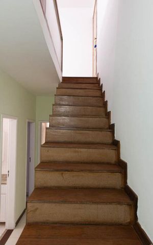 Apartamento à venda com 133m², 4 quartos e 3 vagasEscada