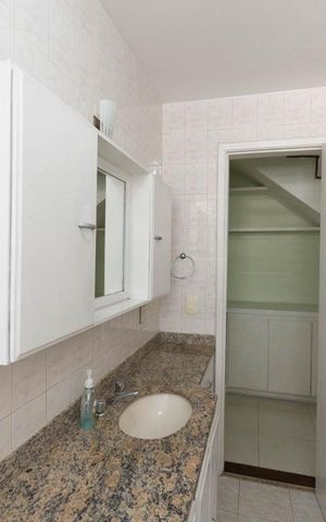 Apartamento à venda com 133m², 4 quartos e 3 vagasBanheiro