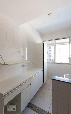 Apartamento à venda com 133m², 4 quartos e 3 vagasCozinha e Área de Serviço