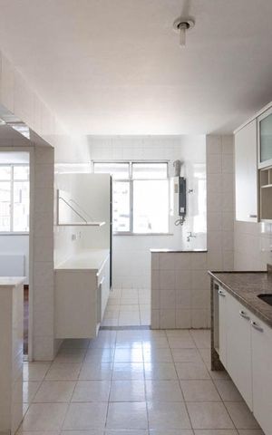 Apartamento à venda com 133m², 4 quartos e 3 vagasCozinha e Área de Serviço