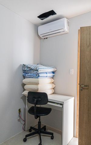 Casa à venda com 240m², 7 quartos e 8 vagas Casa à venda com 240m², 7 quartos e 8 vagasQuarto 5