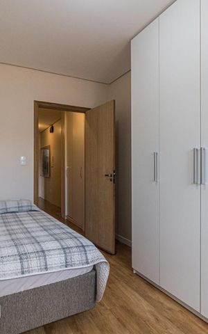 Casa à venda com 240m², 7 quartos e 8 vagas Casa à venda com 240m², 7 quartos e 8 vagasQuarto 2