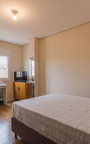 Casa à venda com 240m², 7 quartos e 8 vagas Casa à venda com 240m², 7 quartos e 8 vagasQuarto 3