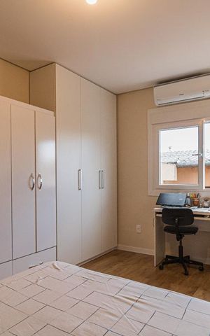 Casa à venda com 240m², 7 quartos e 8 vagas Casa à venda com 240m², 7 quartos e 8 vagasQuarto 3