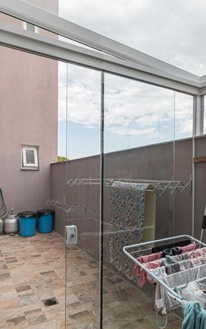 Casa à venda com 240m², 7 quartos e 8 vagas Casa à venda com 240m², 7 quartos e 8 vagasArea de serviço