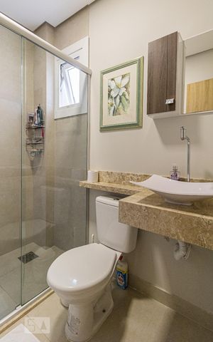 Casa à venda com 240m², 7 quartos e 8 vagas Casa à venda com 240m², 7 quartos e 8 vagasBanheiro Social