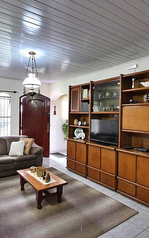 Casa à venda com 170m², 4 quartos e 2 vagasSala 