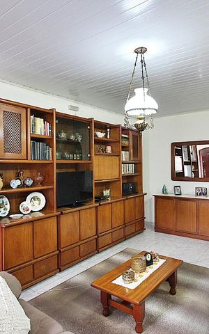 Casa à venda com 170m², 4 quartos e 2 vagasSala 