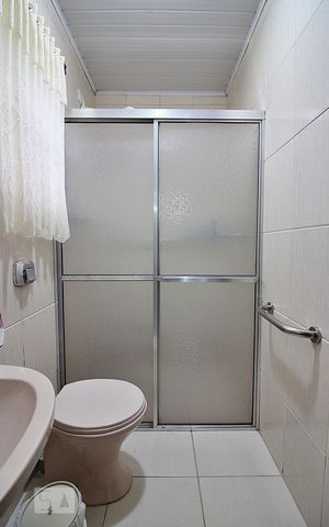 Casa à venda com 170m², 4 quartos e 2 vagasBanheiro 2