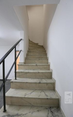 Casa para alugar com 170m², 4 quartos e 4 vagasEscada 2