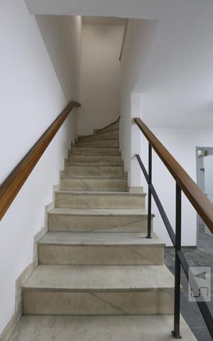 Casa para alugar com 170m², 4 quartos e 4 vagasEscada 1