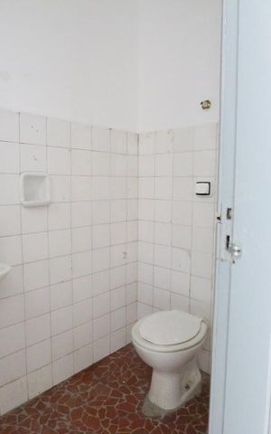 Casa para alugar com 170m², 4 quartos e 4 vagasBanheiro