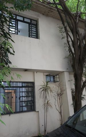 Casa para alugar com 170m², 4 quartos e 4 vagasFachada