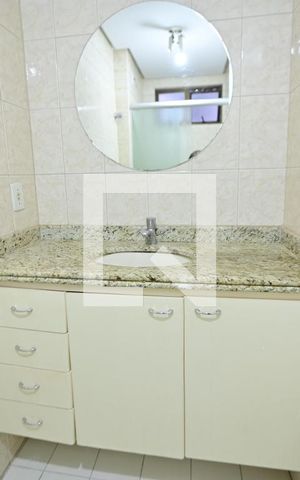 Apartamento para alugar com 115m², 4 quartos e 1 vaga Apartamento para alugar com 115m², 4 quartos e 1 vagaBanheiro da Suíte