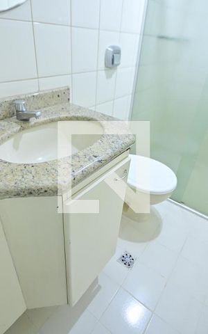 Apartamento para alugar com 115m², 4 quartos e 1 vaga Apartamento para alugar com 115m², 4 quartos e 1 vagaBanheiro da Suíte