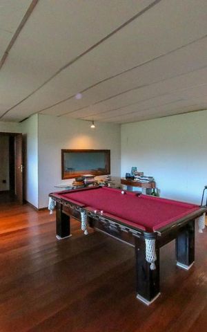 Casa de condomínio à venda com 520m², 4 quartos e 4 vagasSala